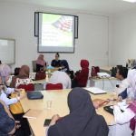 Pusat Bahasa UINAM Menghadirkan Pembicara dari Australian Volunteer Program (AVP)