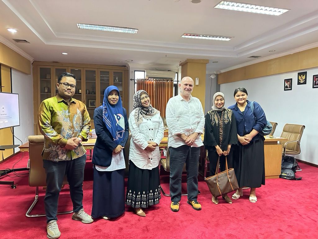 Kunjungan Alliance Francaise Makassar Ke International Office