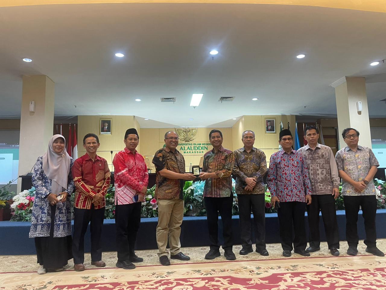 Japanese Radar Expert Prof. Josaphat Delivers Public Lecture at UIN Alauddin Makassar