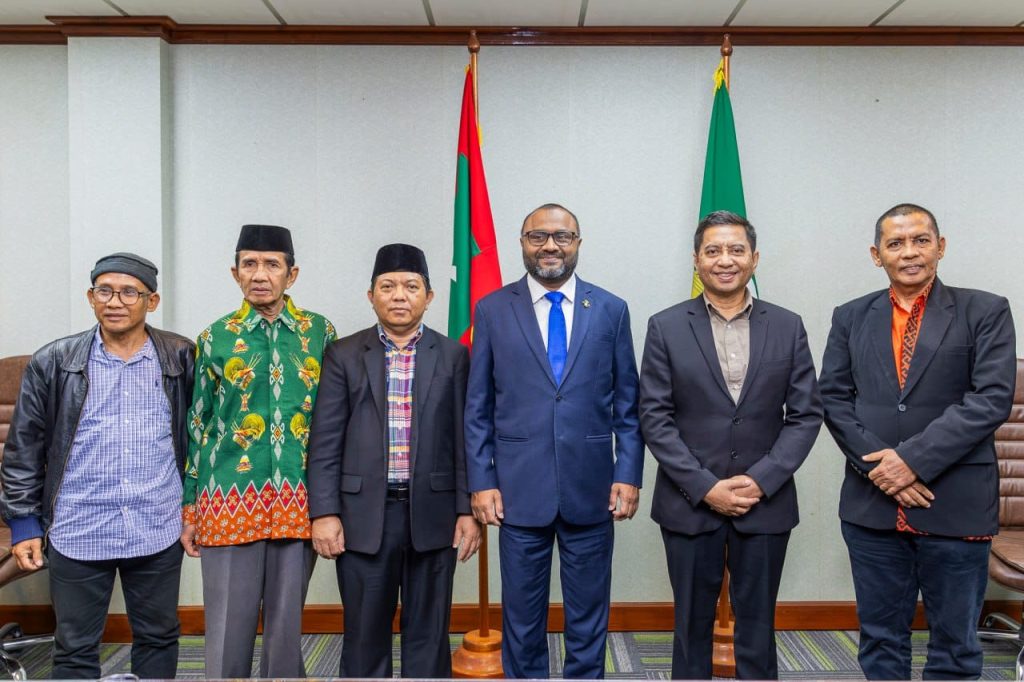 Rector of UIN Alauddin Makassar Explores International Collaboration in Maldives, Discusses Education and Halal Industry