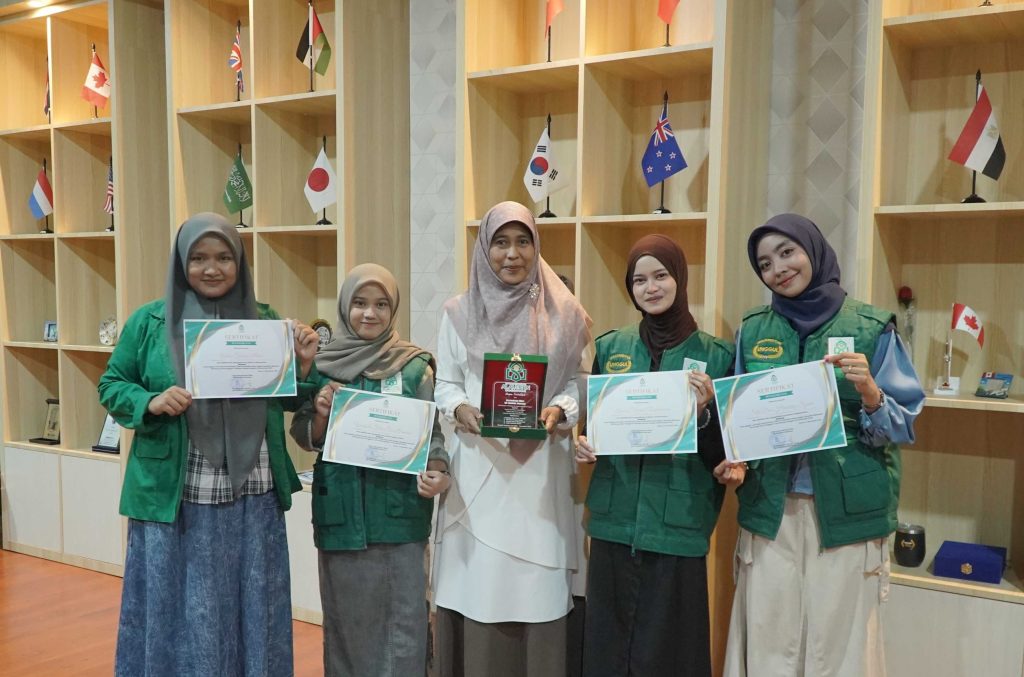 Four English Literature Interns Complete Internship at the International Office