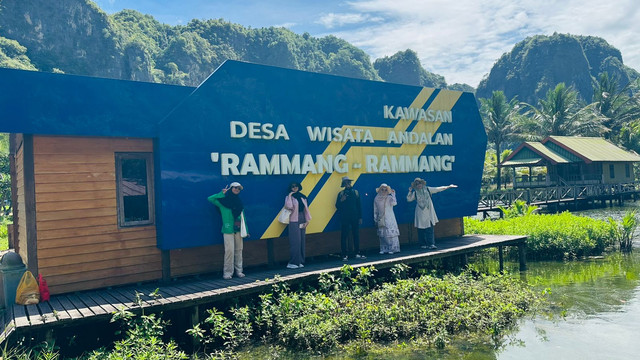 Learning Language and Culture, UIN Alauddin International Students Explore Rammang-Rammang
