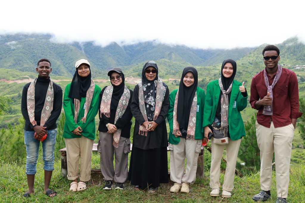 International Office of UIN Alauddin Introduces Global Perspectives to Elementary School Students in North Luwu